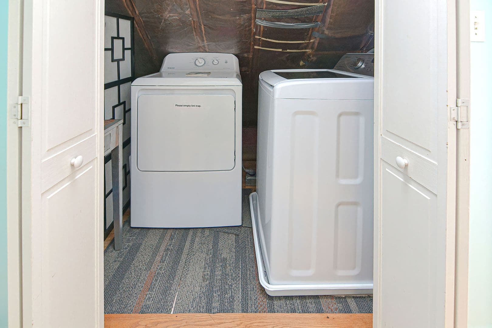 Rockport Apartment: 93 Granite St