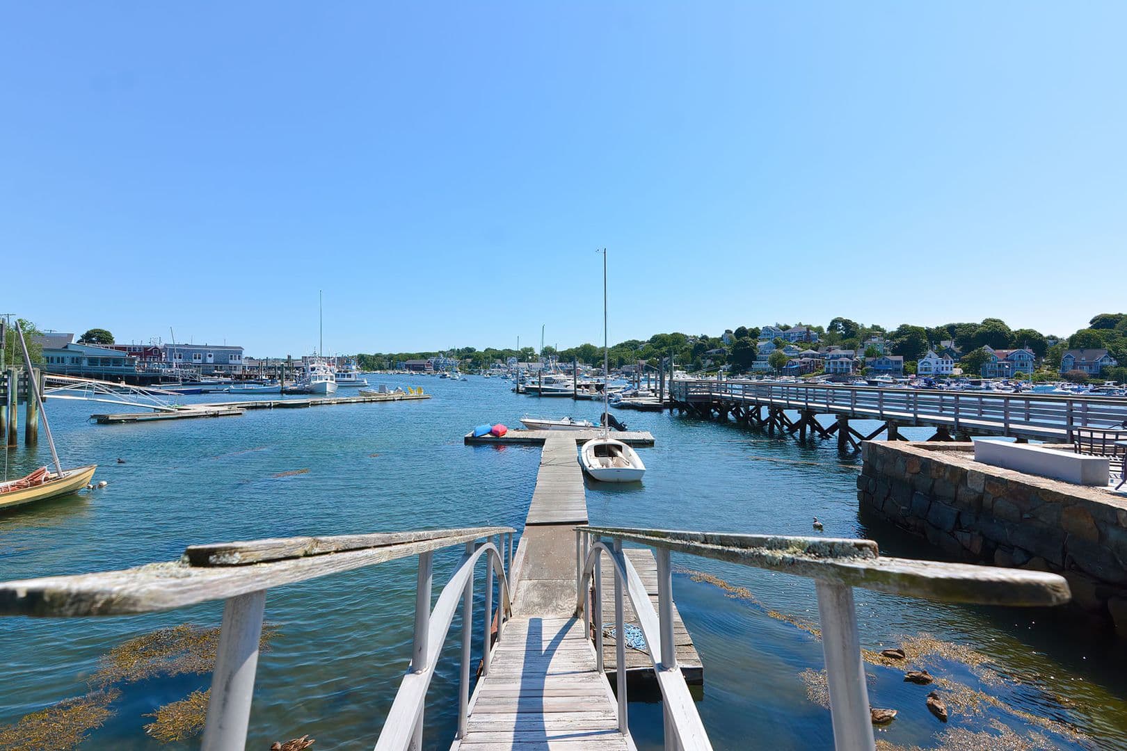 Gloucester Apartment: 37 Rocky Neck Avenue, Unit A