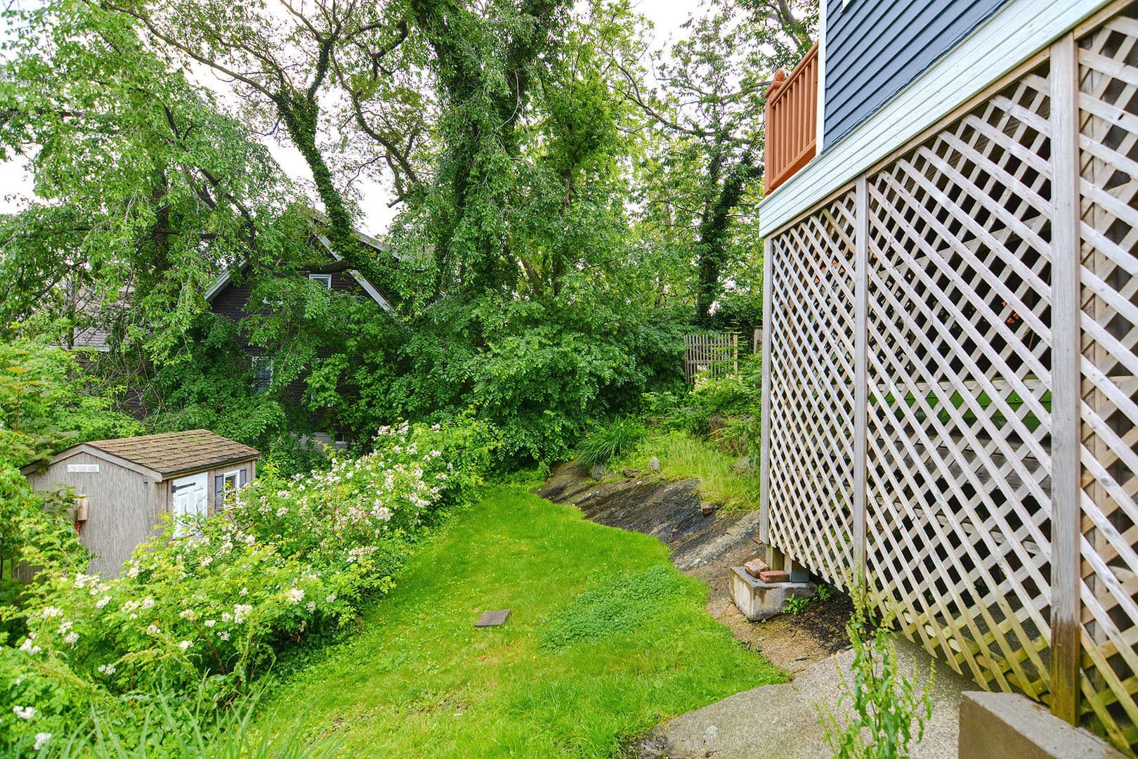 Rockport Apartment: 93 Granite St