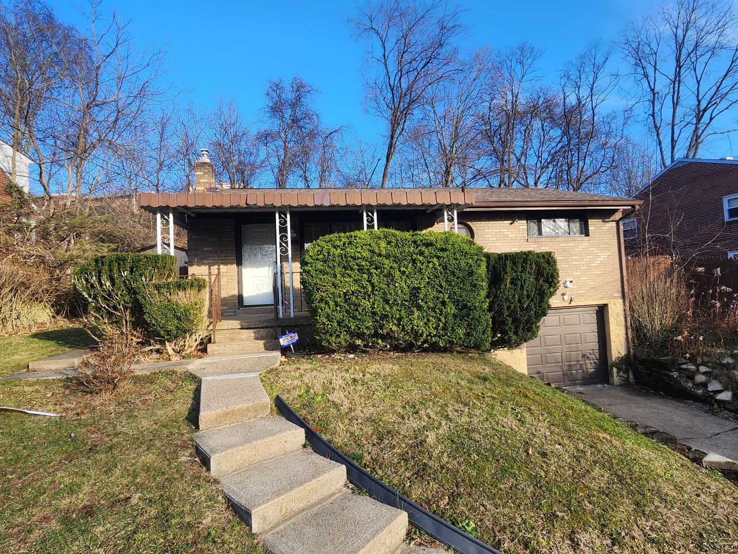 Pittsburgh House: 143 S Joslyn Dr