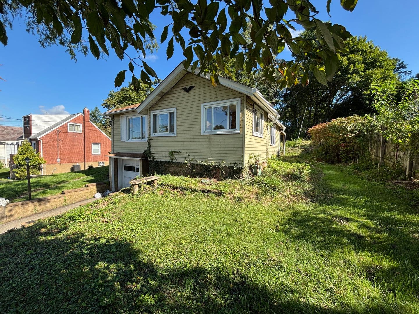 Monroeville House: 217 Rosecrest Dr