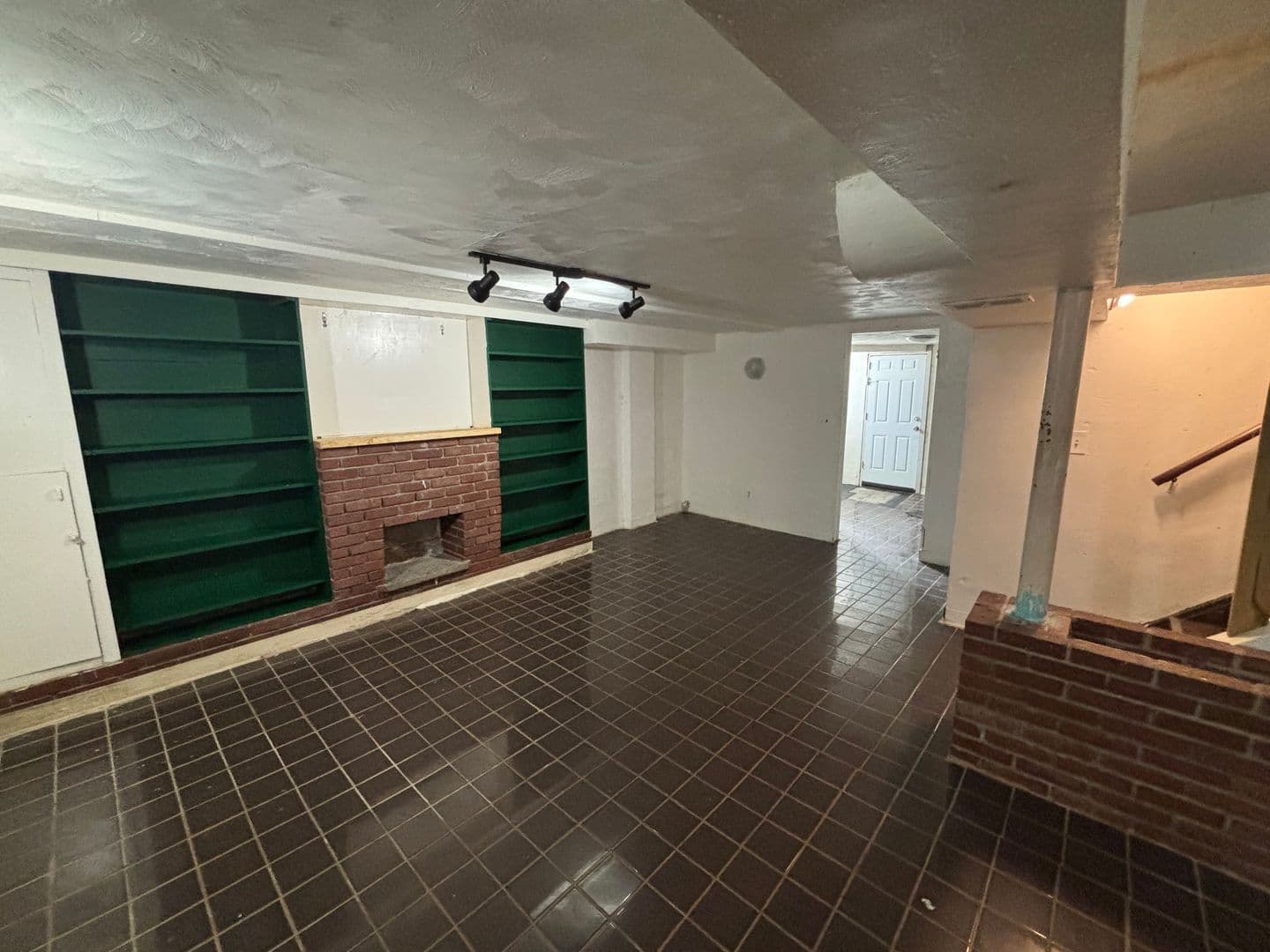 Pittsburgh House: 106 Valeview Dr