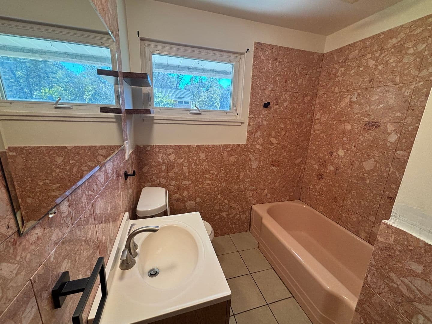 Pittsburgh House: 106 Valeview Dr