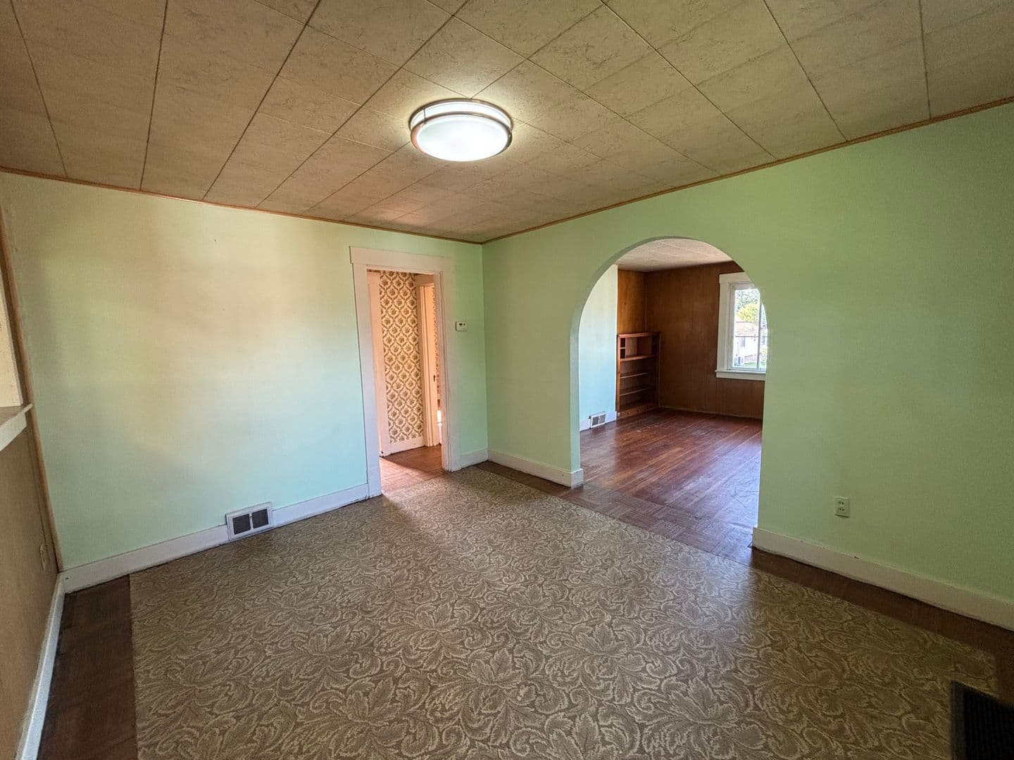 Monroeville House: 217 Rosecrest Dr