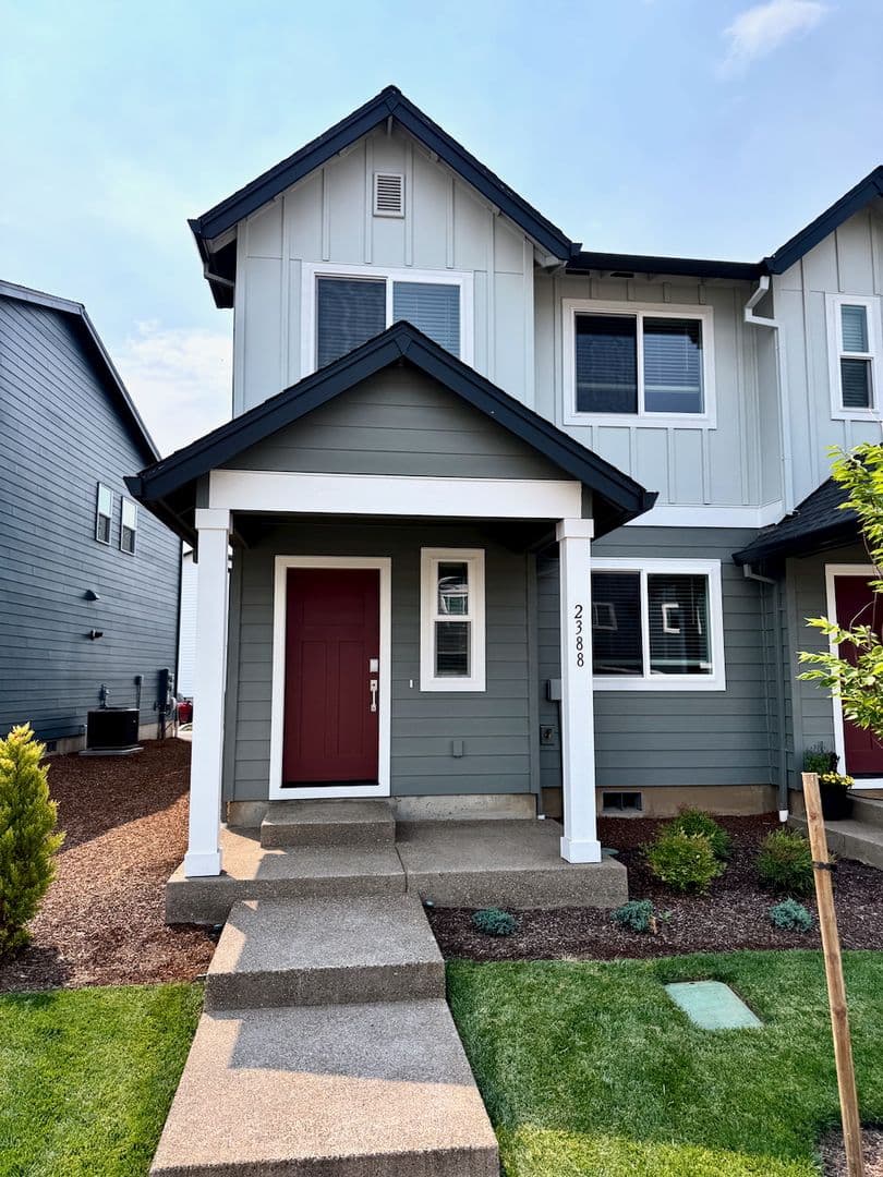 Woodburn Townhome: 2388 Sawtelle Dr