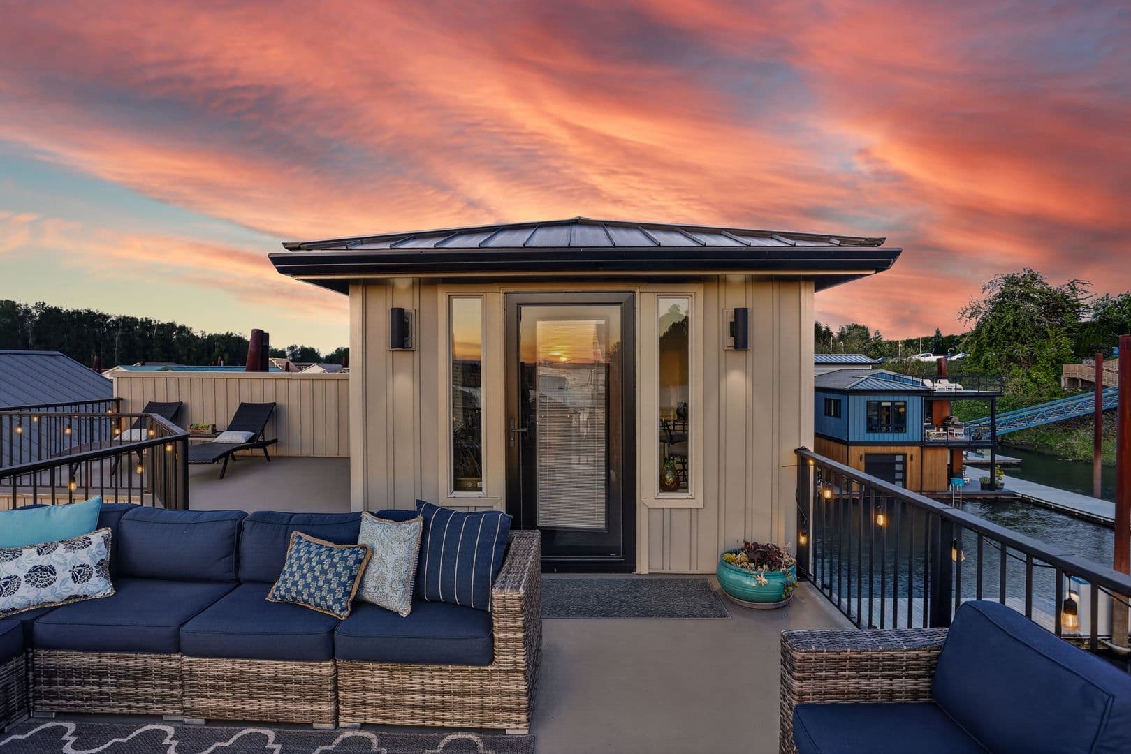Portland House: 18525 NE Marine Drive, Slip #E3