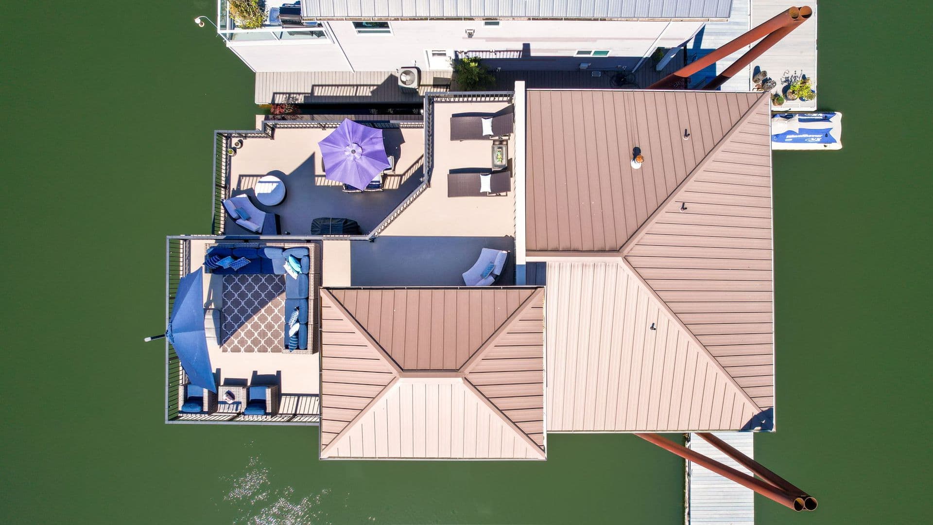 Portland House: 18525 NE Marine Drive, Slip #E3