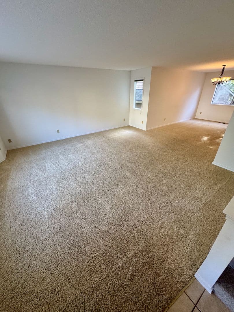 Lake Oswego House: 142 Kingsgate Rd