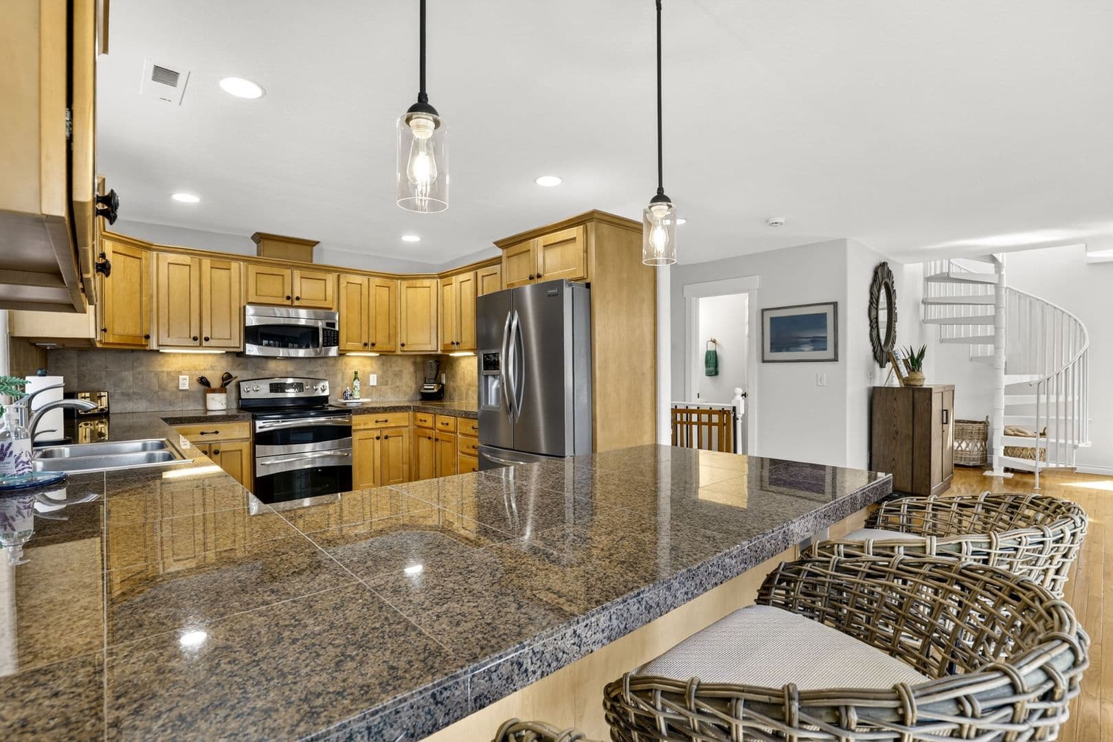 Portland House: 18525 NE Marine Drive, Slip #E3