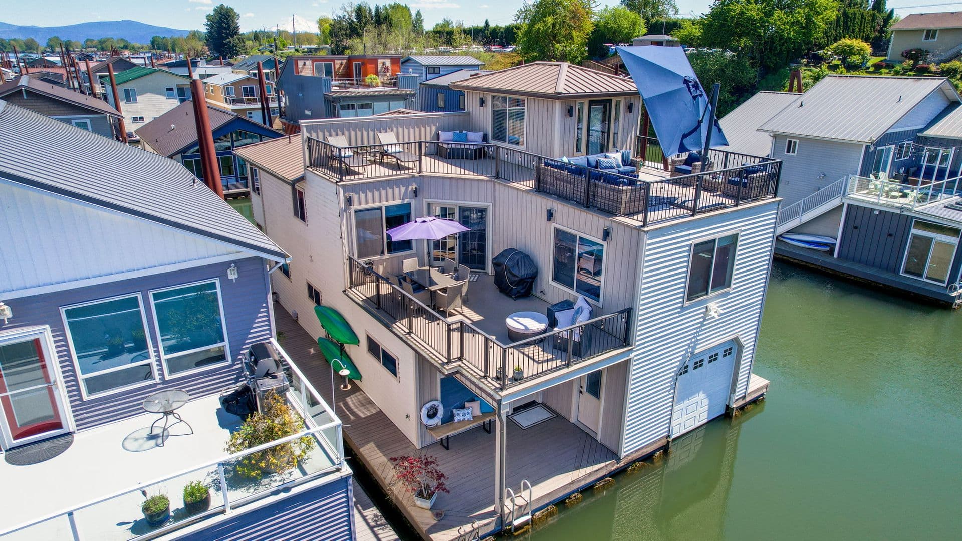 Portland House: 18525 NE Marine Drive, Slip #E3
