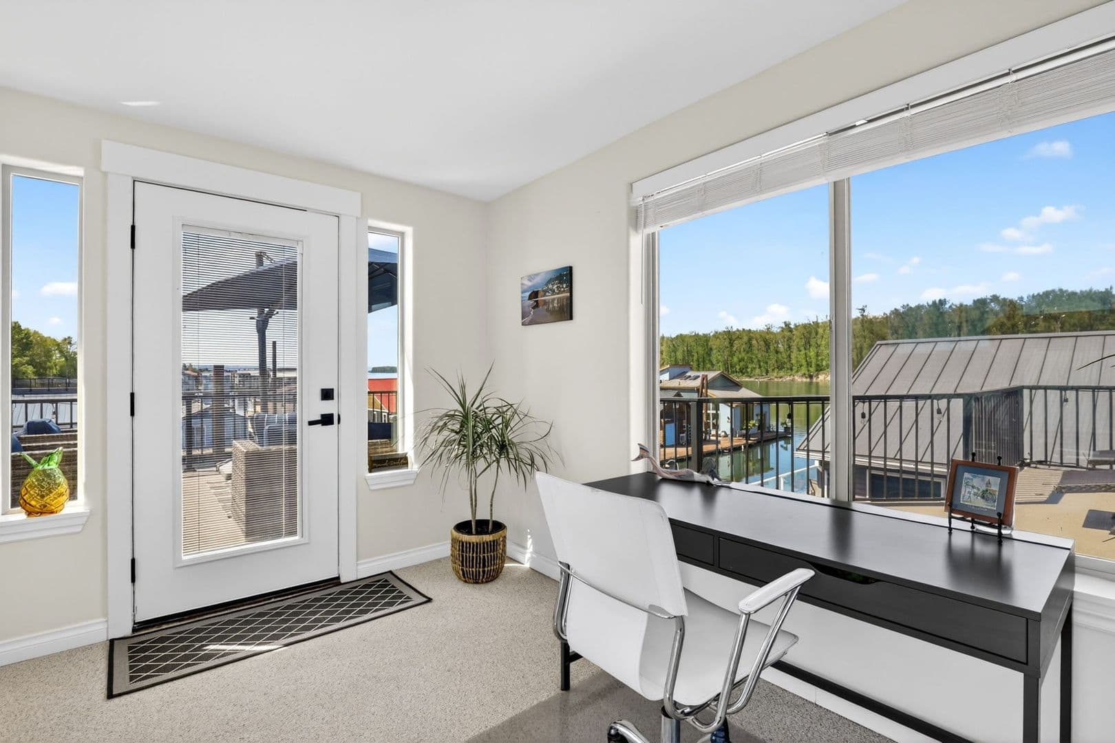 Portland House: 18525 NE Marine Drive, Slip #E3