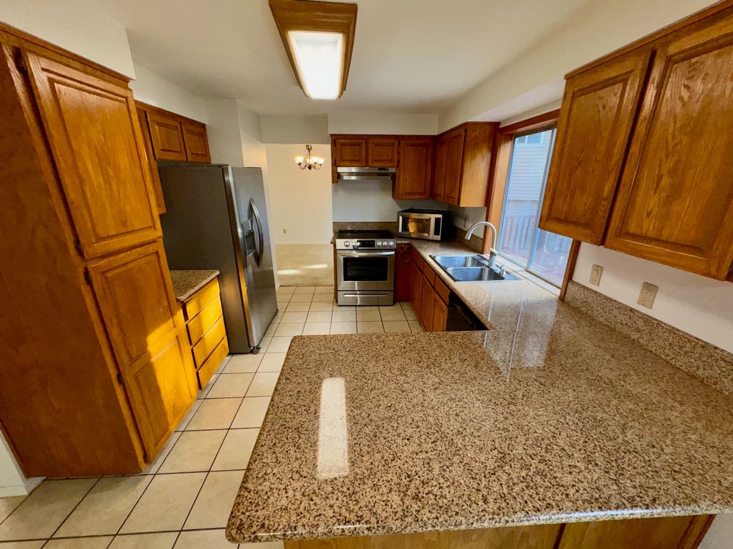 Lake Oswego House: 142 Kingsgate Rd