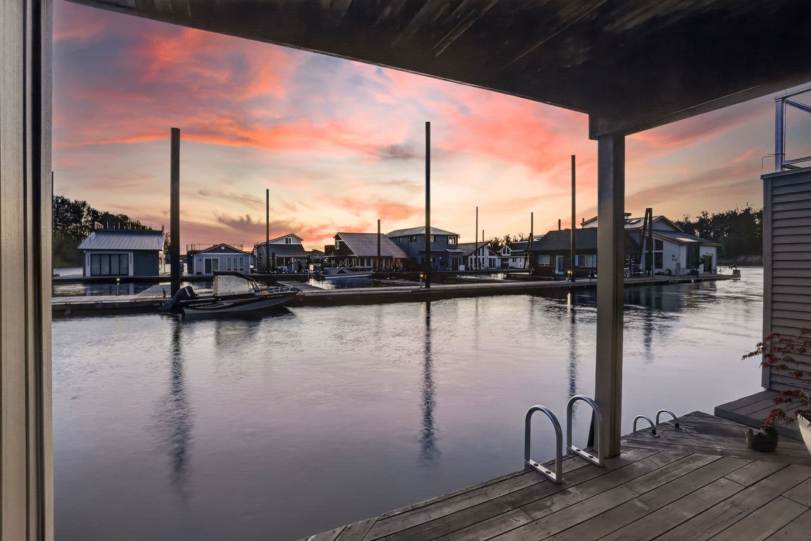 Portland House: 18525 NE Marine Drive, Slip #E3