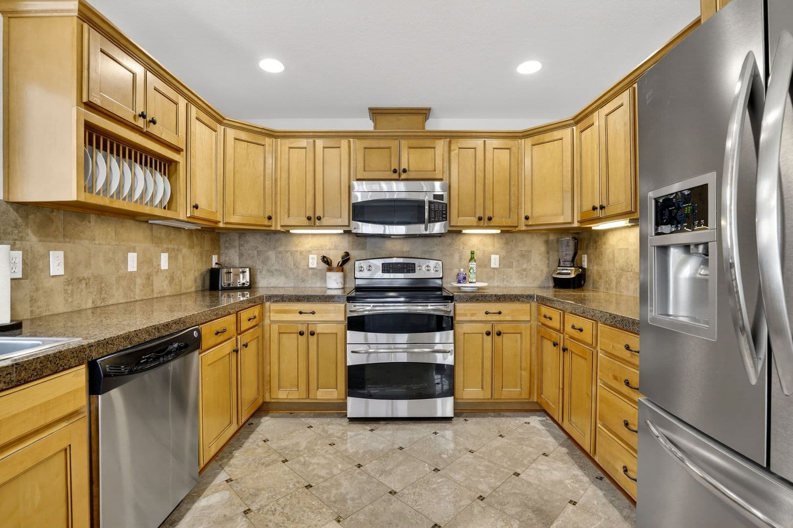 Portland House: 18525 NE Marine Drive, Slip #E3