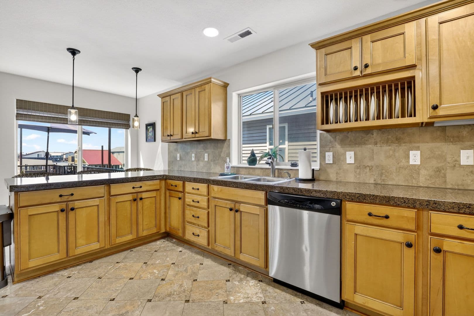 Portland House: 18525 NE Marine Drive, Slip #E3