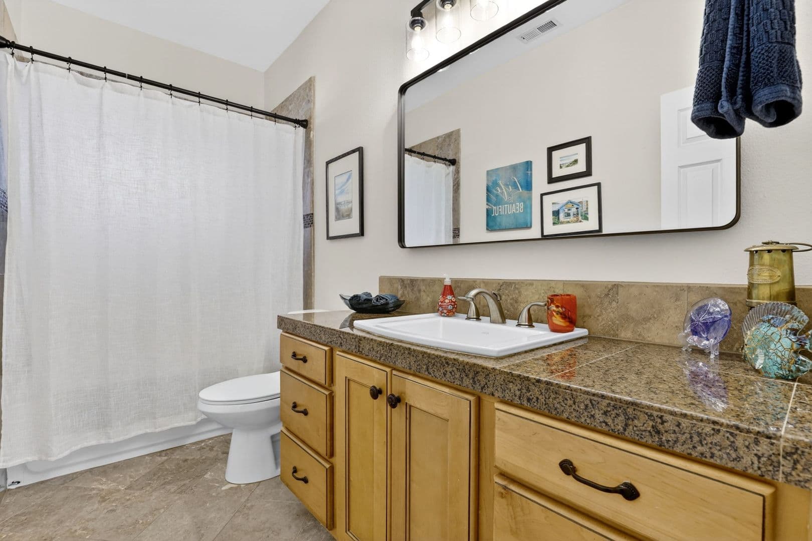 Portland House: 18525 NE Marine Drive, Slip #E3
