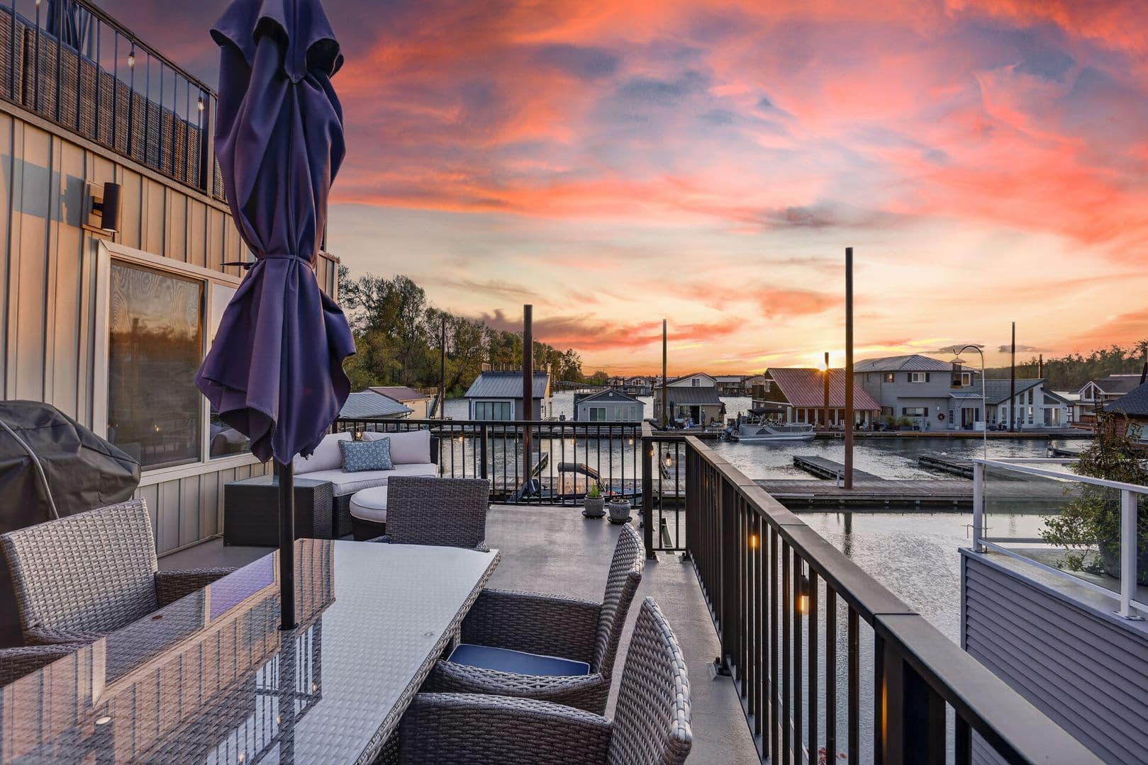 Portland House: 18525 NE Marine Drive, Slip #E3