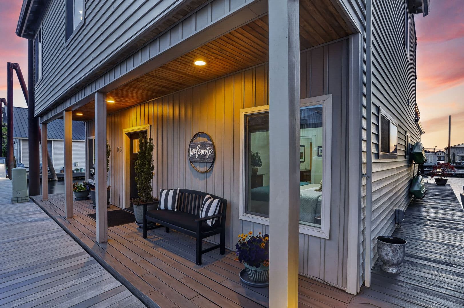 Portland House: 18525 NE Marine Drive, Slip #E3