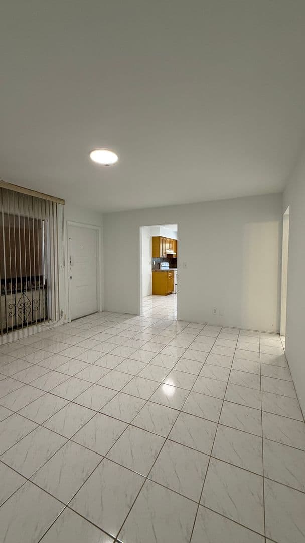 Hollywood Condo: 5401 Hollywood Blvd #15