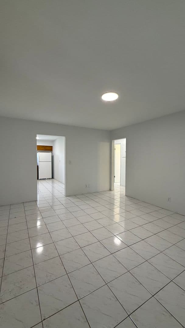 Hollywood Condo: 5401 Hollywood Blvd #15