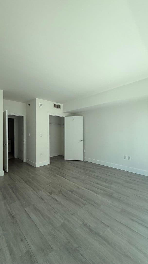 Miami Condo: 500 Brickell Avenue