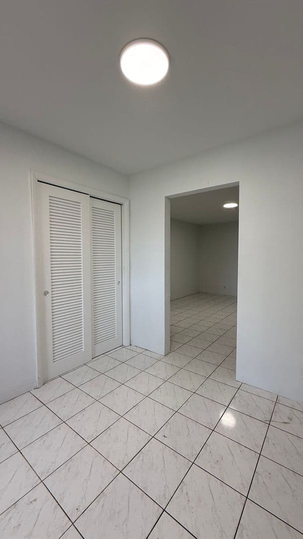 Hollywood Condo: 5401 Hollywood Blvd #15