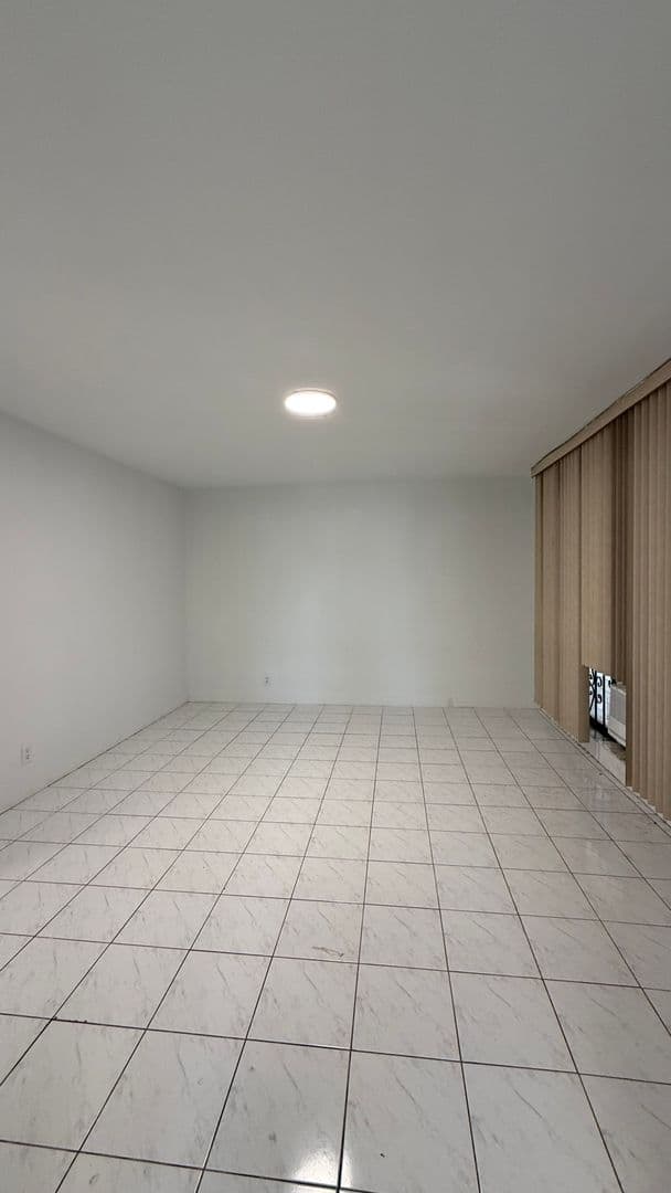 Hollywood Condo: 5401 Hollywood Blvd #15