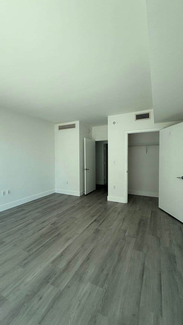 Miami Condo: 500 Brickell Avenue