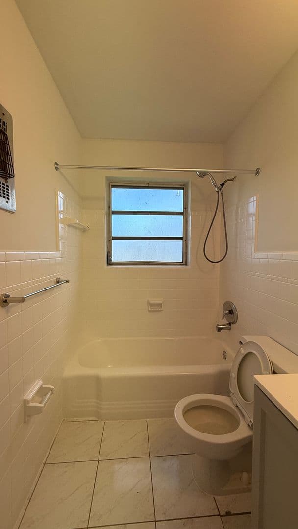 Hollywood Condo: 5401 Hollywood Blvd #15