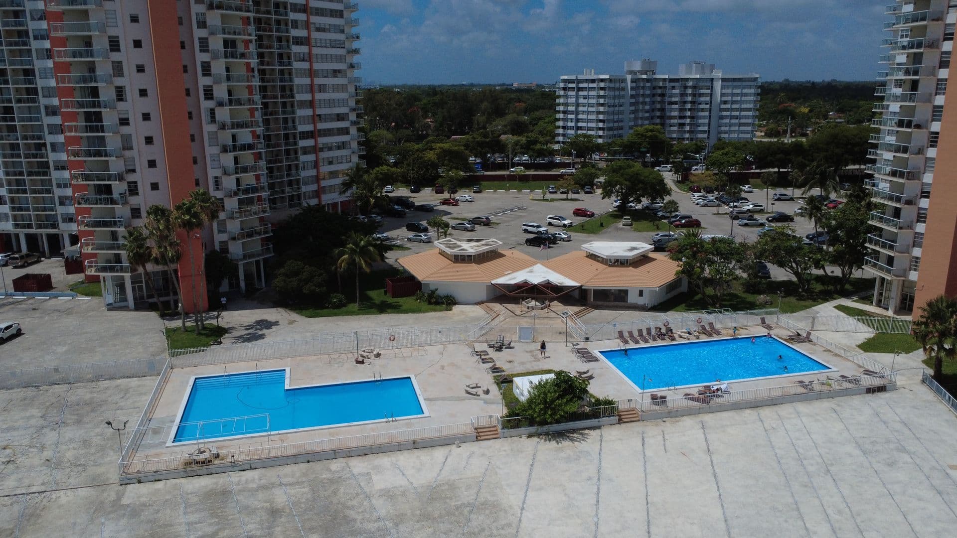 North Miami Beach Condo: 1351 NE Miami Gardens Dr