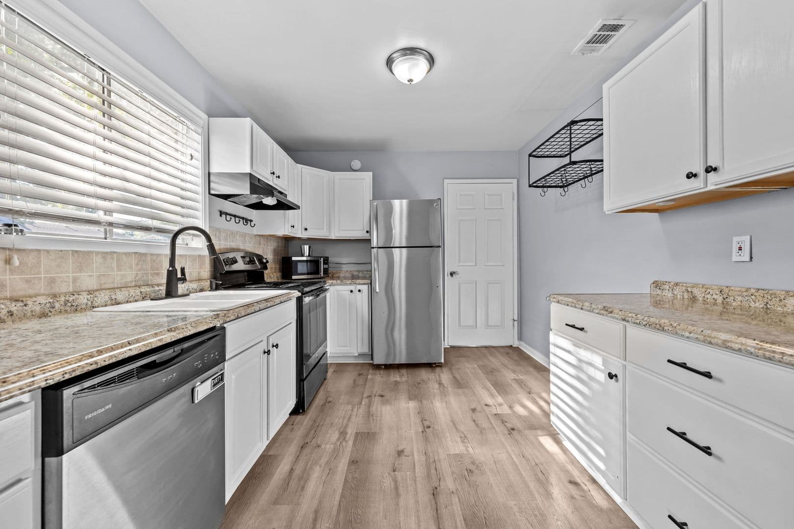 Virginia Beach House: 413 Catalina Avenue
