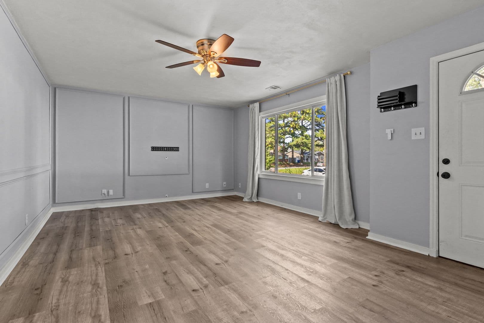Virginia Beach House: 413 Catalina Avenue