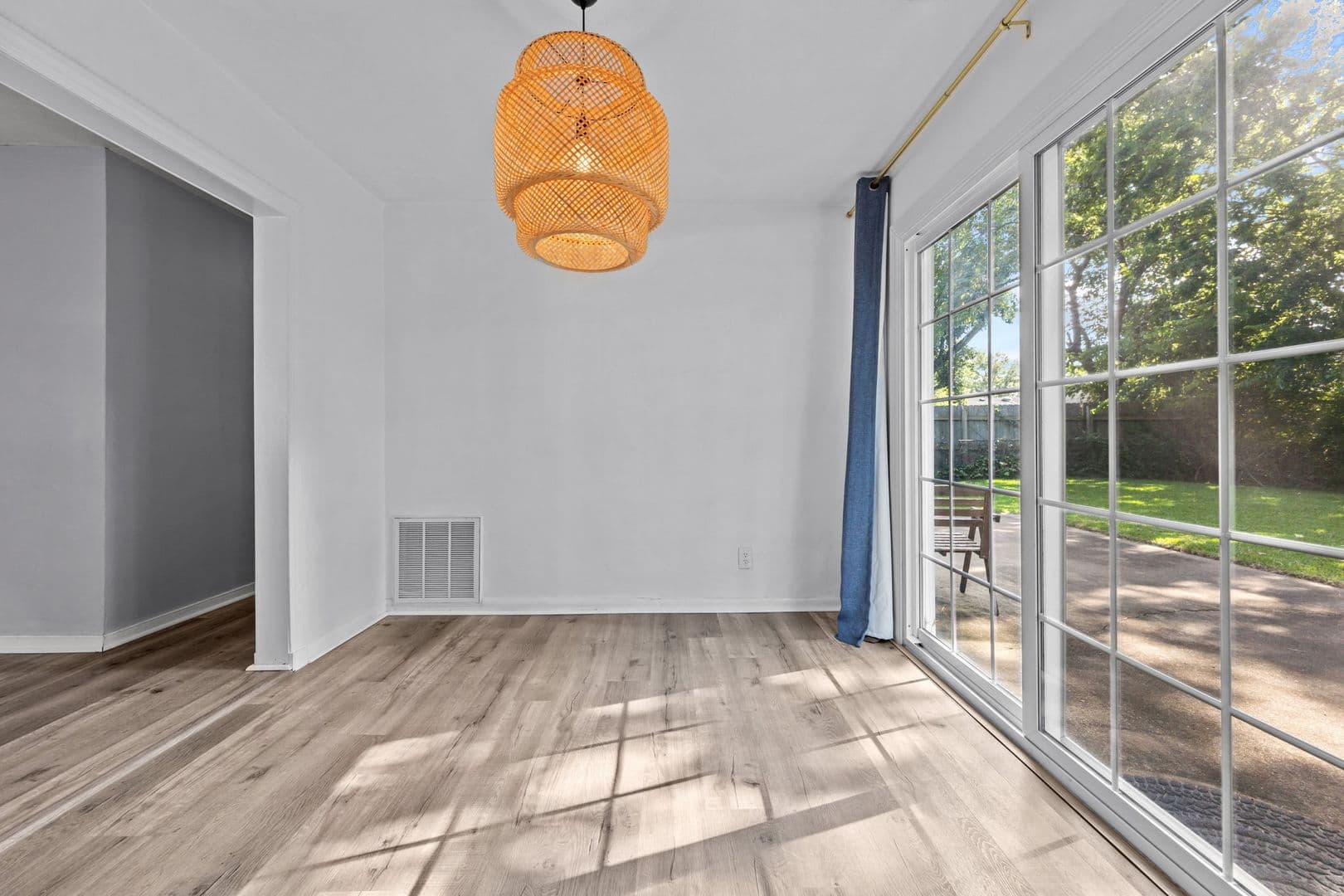 Virginia Beach House: 413 Catalina Avenue