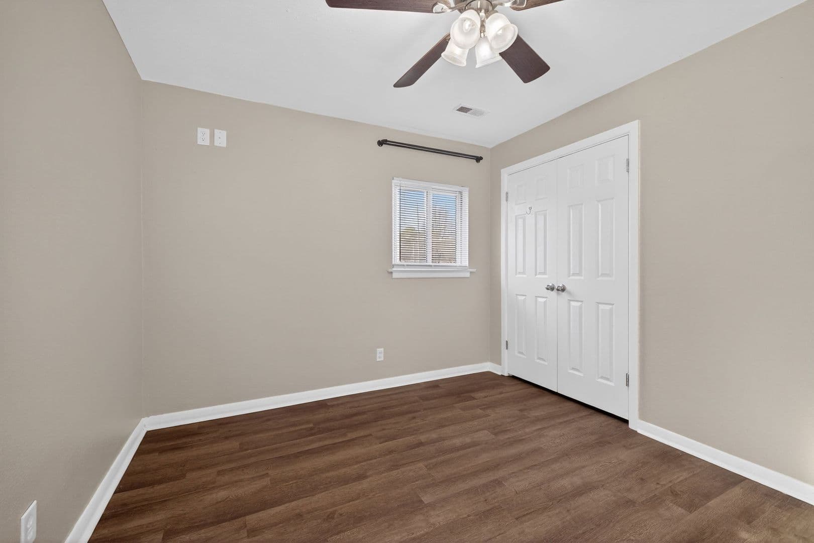 Portsmouth House: 4713 Clintwood Dr