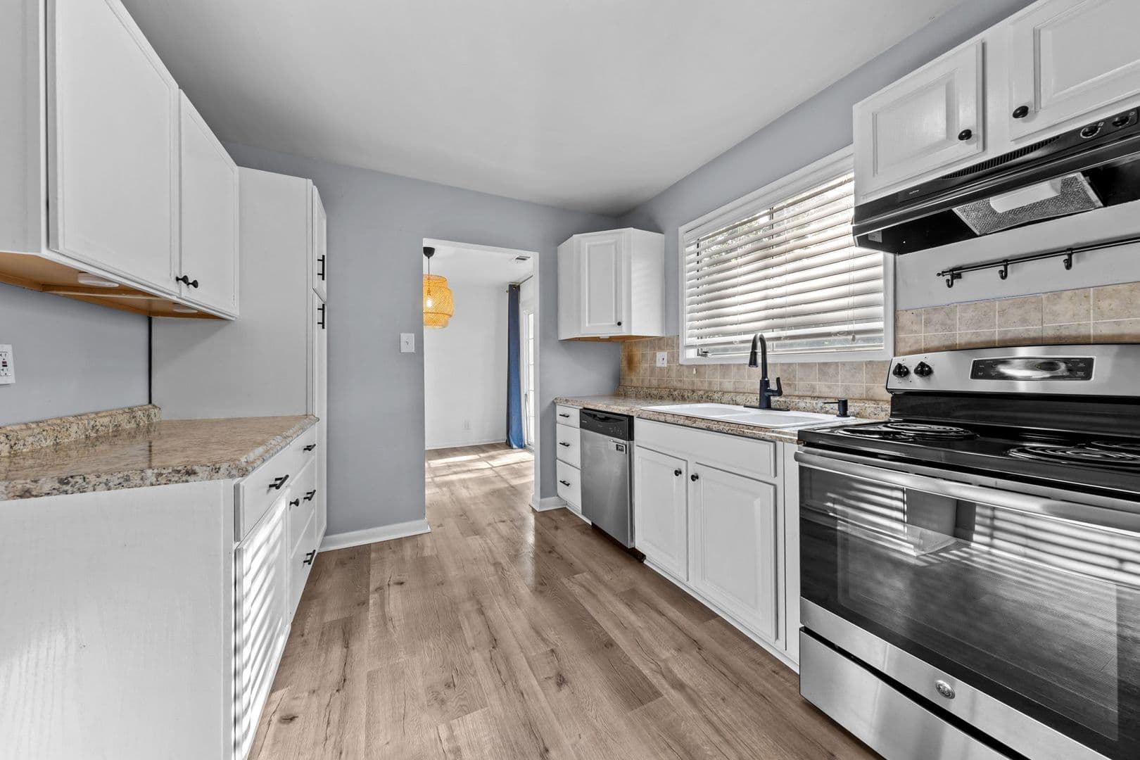 Virginia Beach House: 413 Catalina Avenue