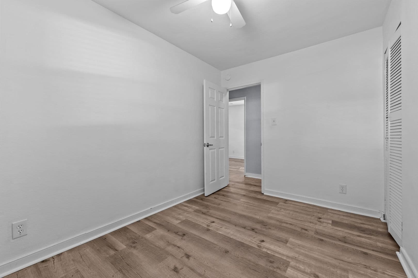 Virginia Beach House: 413 Catalina Avenue
