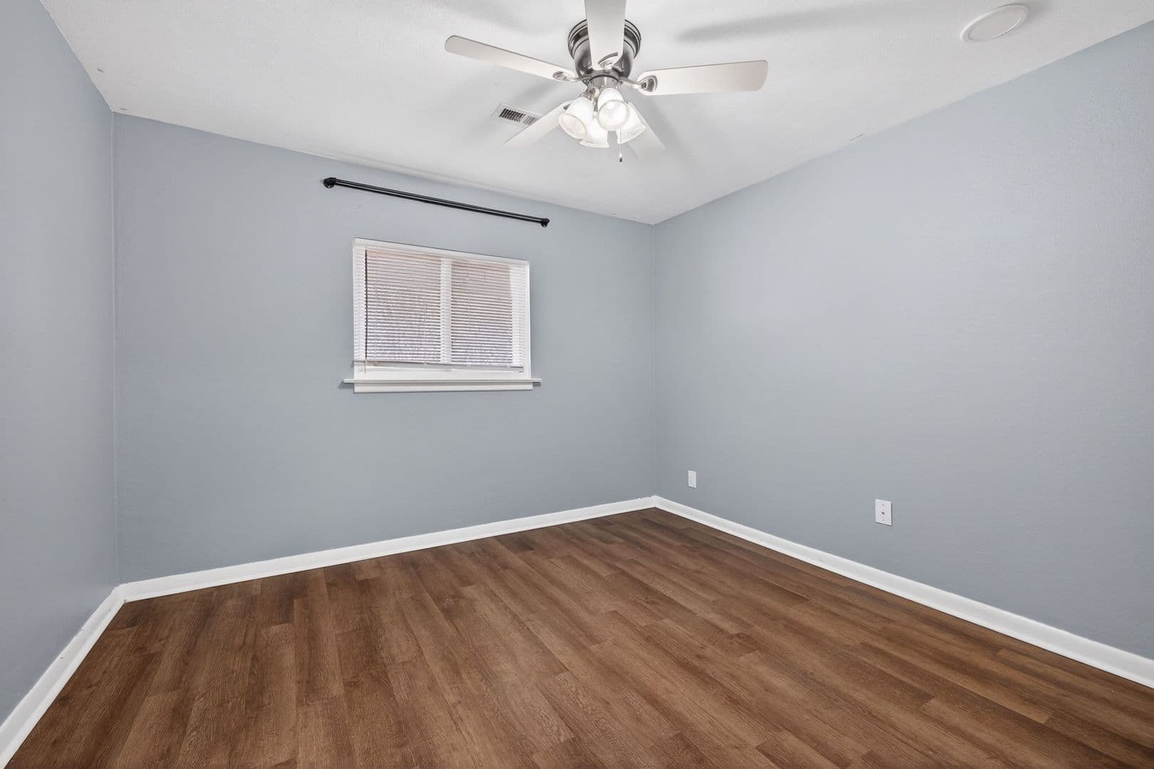 Portsmouth House: 4713 Clintwood Dr