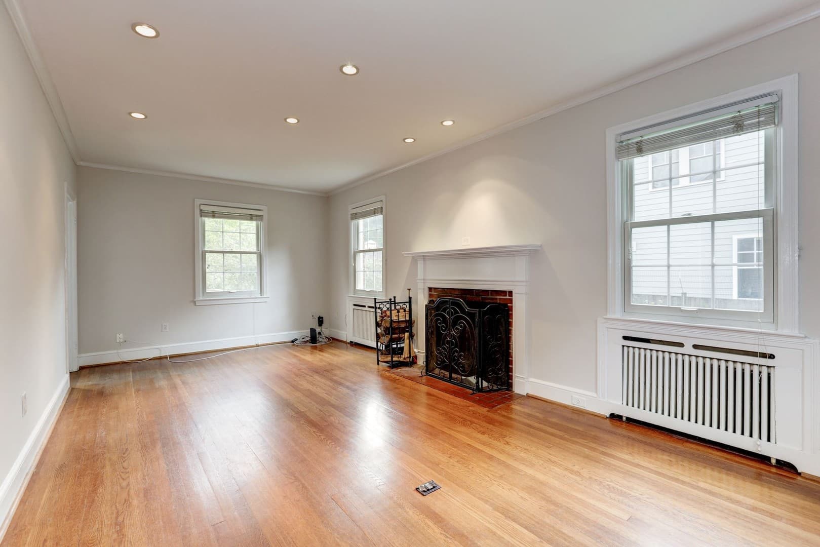 Washington House: 4933 47th St NW