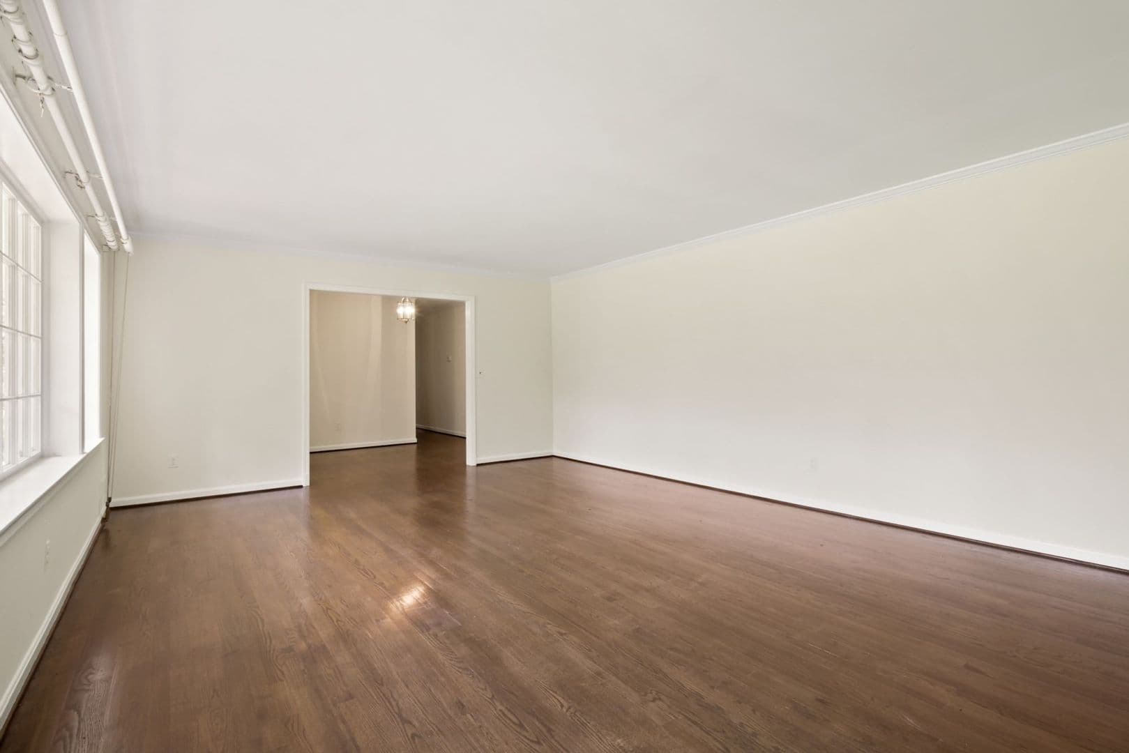 Potomac House: 11009 Cripplegate Rd