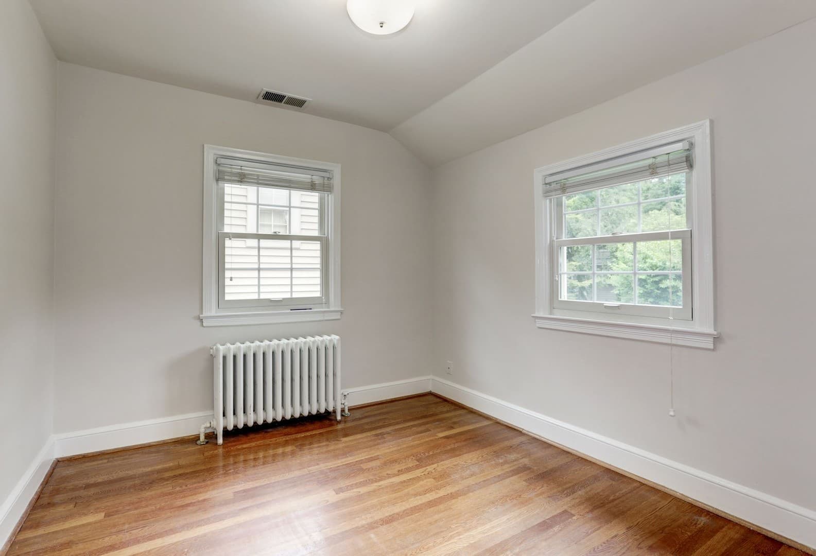 Washington House: 4933 47th St NW