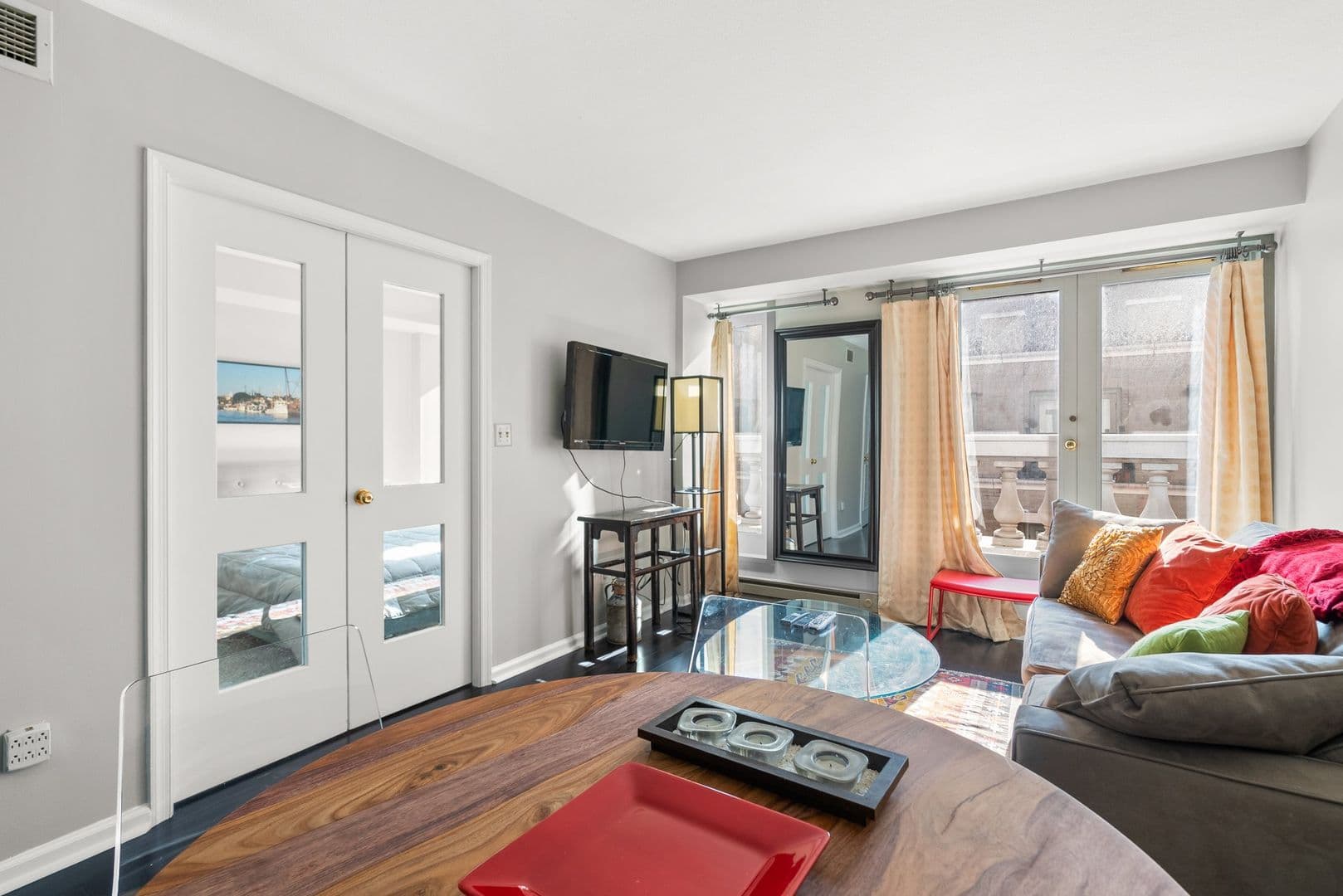 Washington Condo: 801 Pennsylvania Ave NW #1224