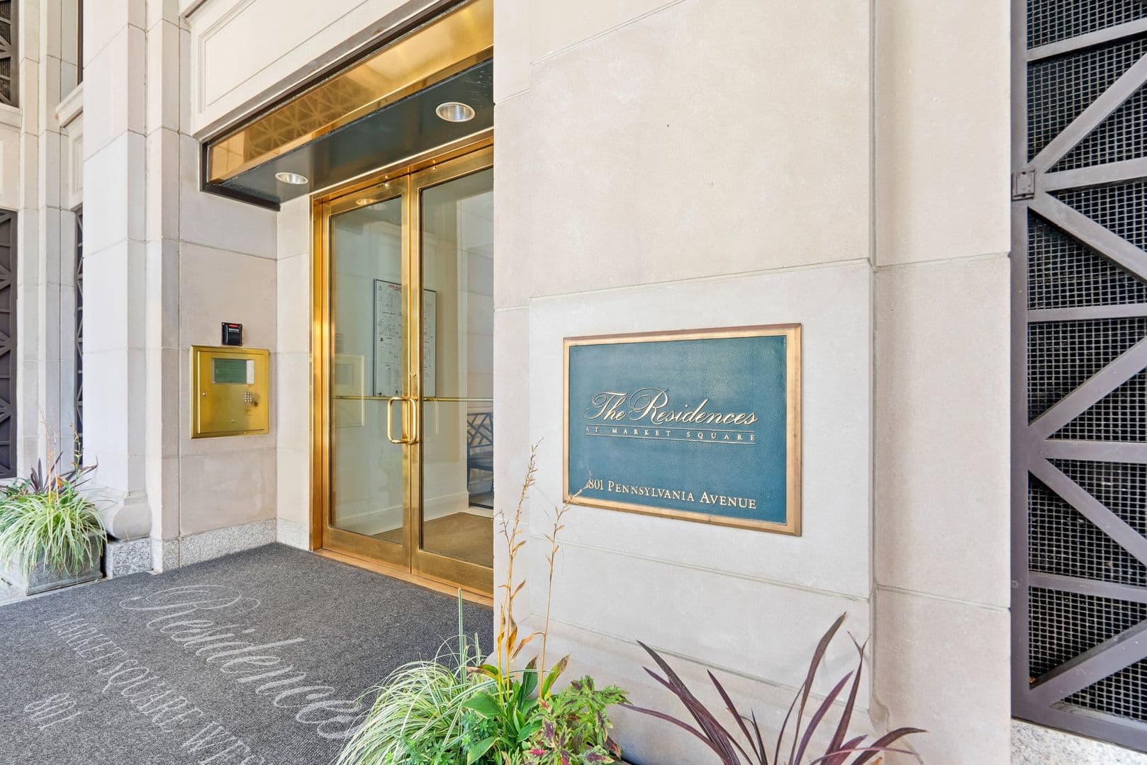 Washington Condo: 801 Pennsylvania Ave NW #1224
