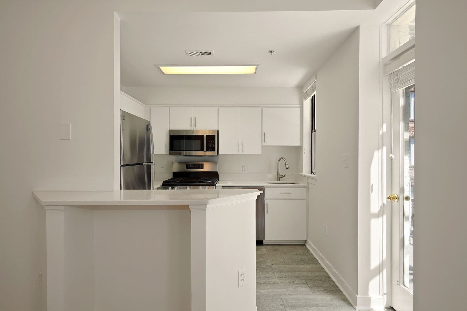 Washington Condo: 1827 Florida Ave NW Apt 303