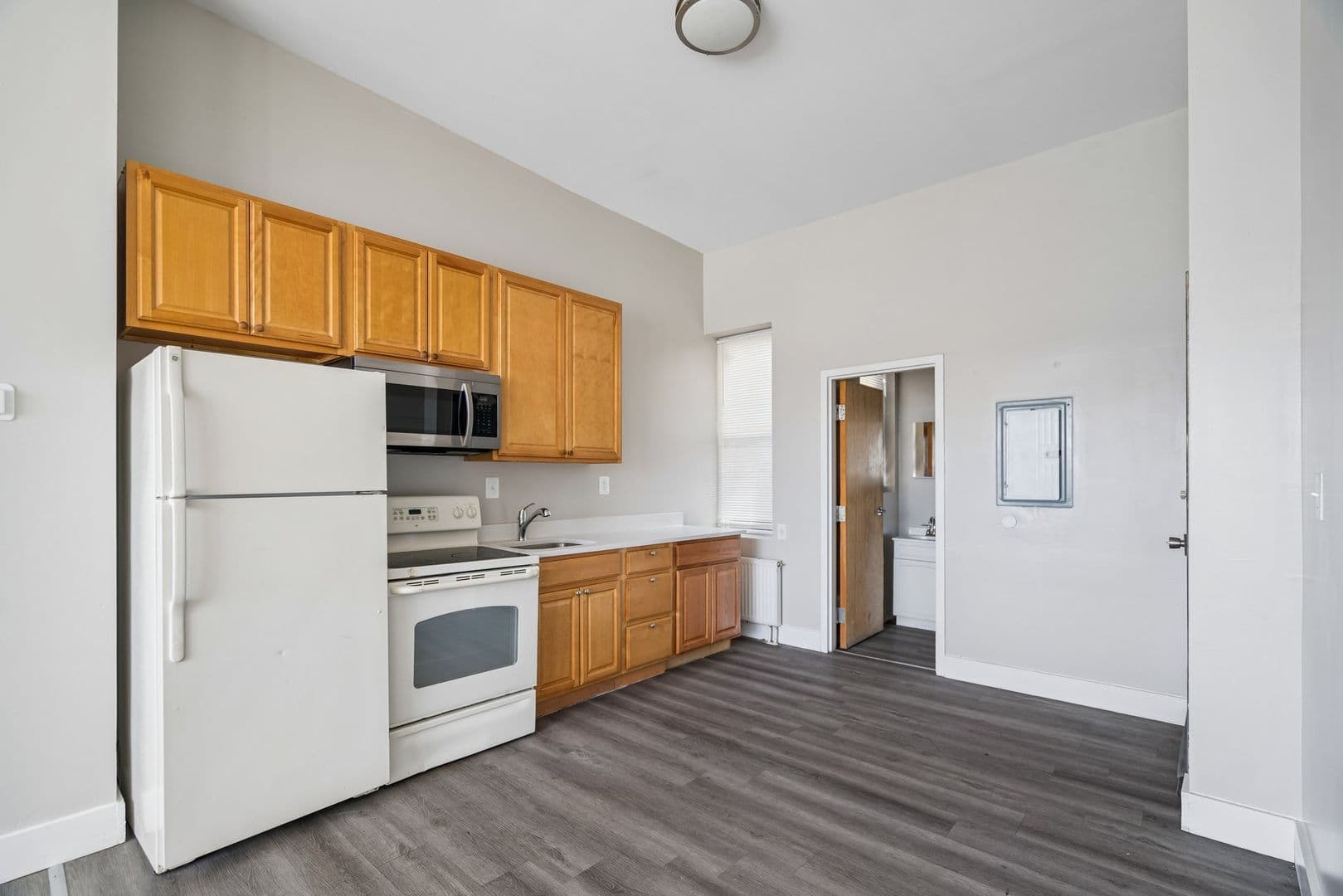 Upper Darby Apartment: 7327-31 West Chester Pike