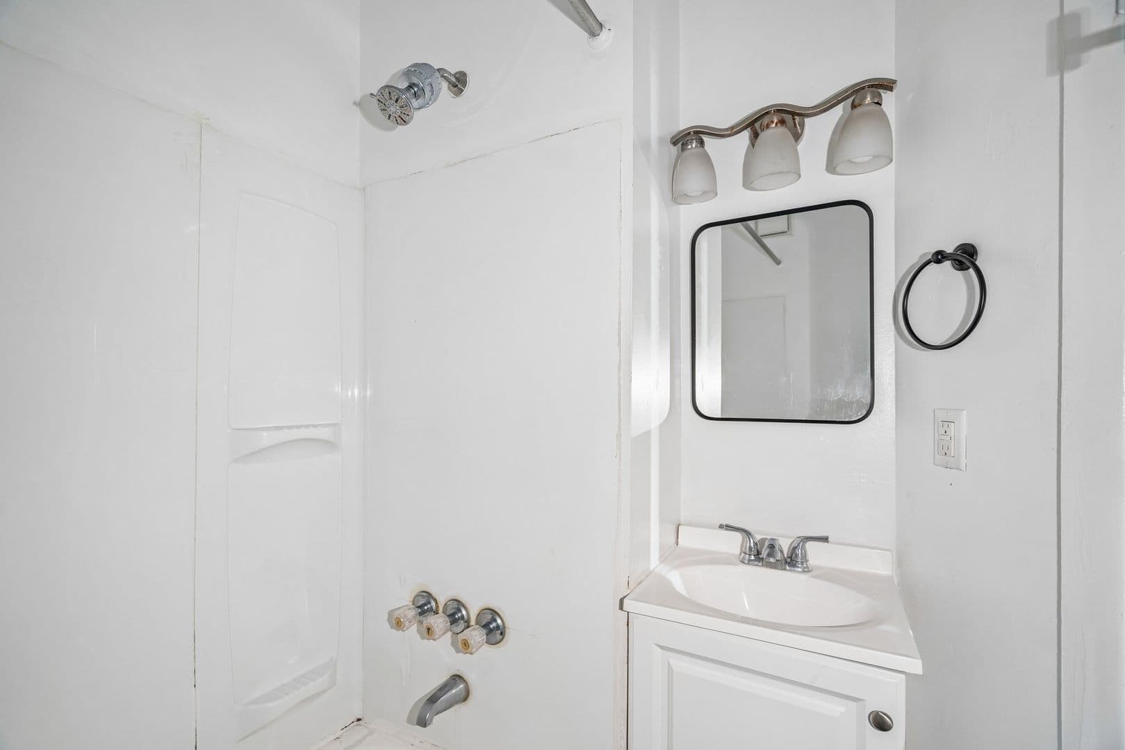 Philadelphia Apartment: 3509-15 Indian Queen Lane