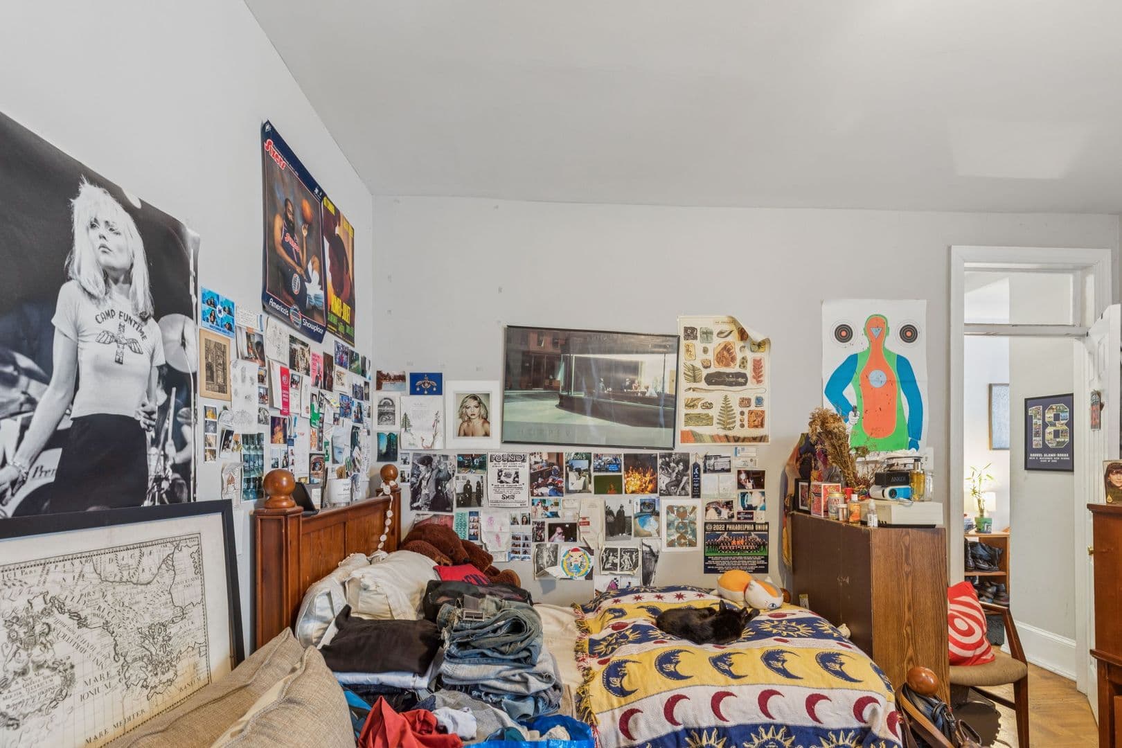 Philadelphia Apartment: 4141 Ridge Avenue