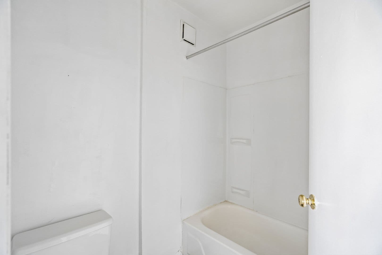 Philadelphia Apartment: 3509-15 Indian Queen Lane