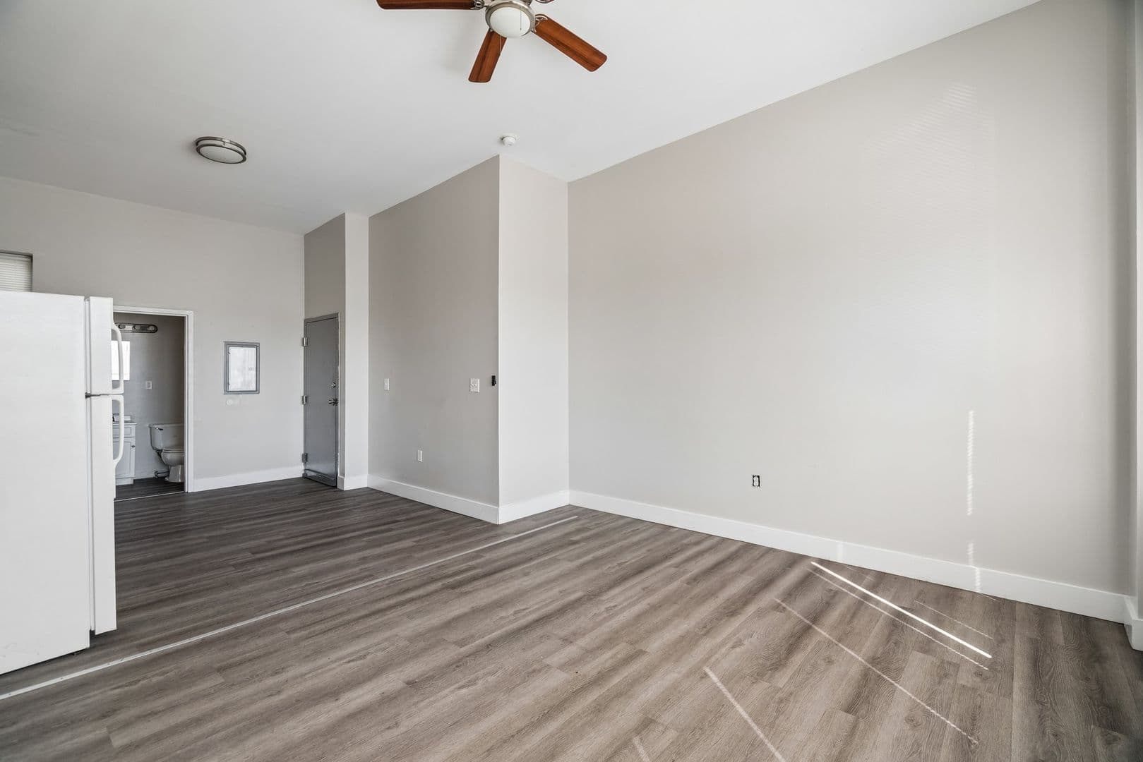 Upper Darby Apartment: 7327-31 West Chester Pike
