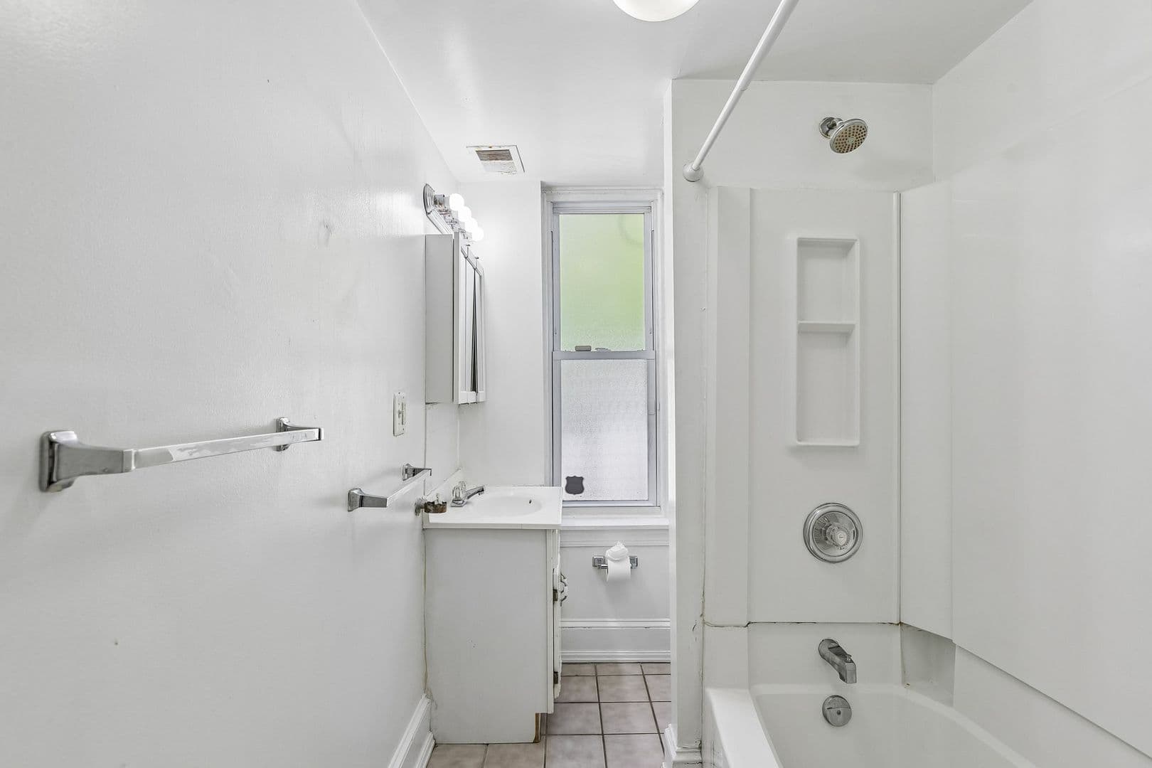 Philadelphia Apartment: 4141 Ridge Avenue