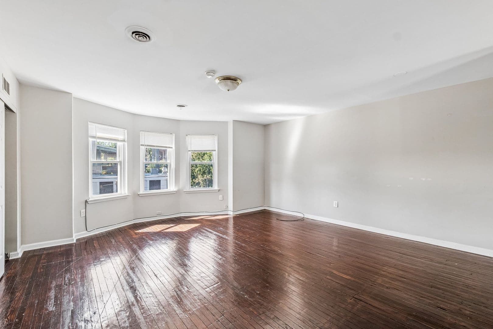 Philadelphia Apartment: 4141 Ridge Avenue